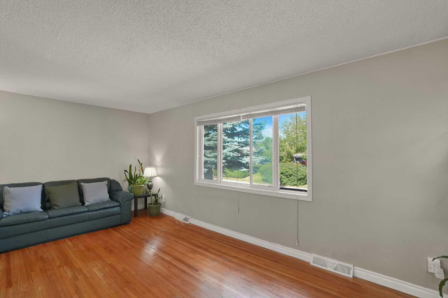 10315 8 Street SW — photo 5