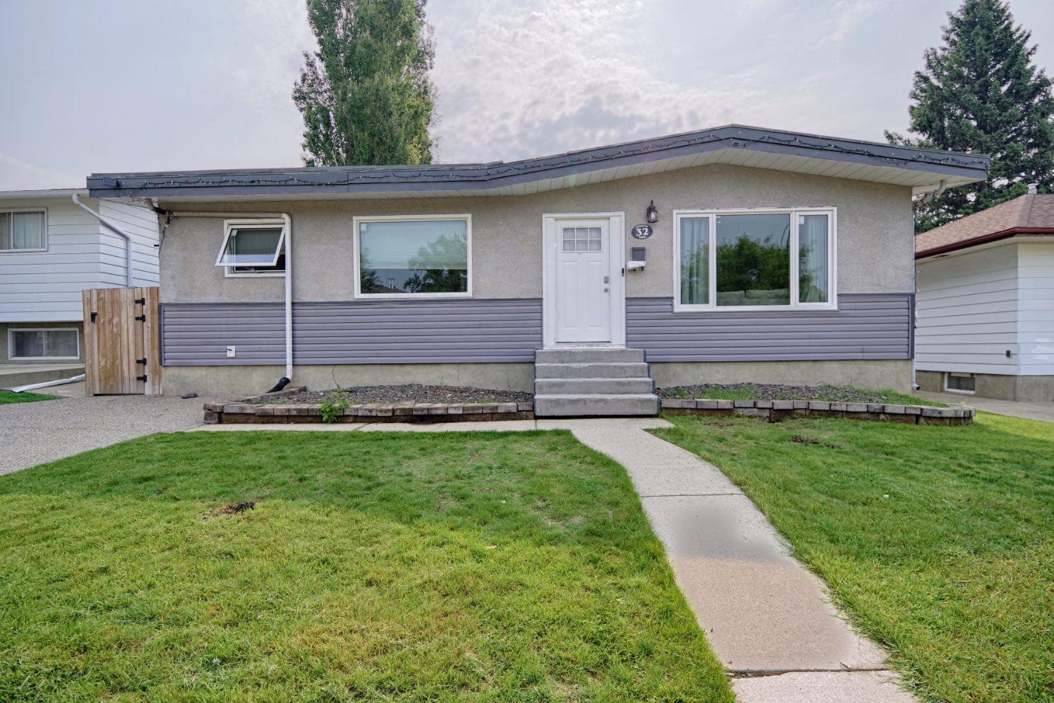32 Lemoyne Crescent W — photo 3