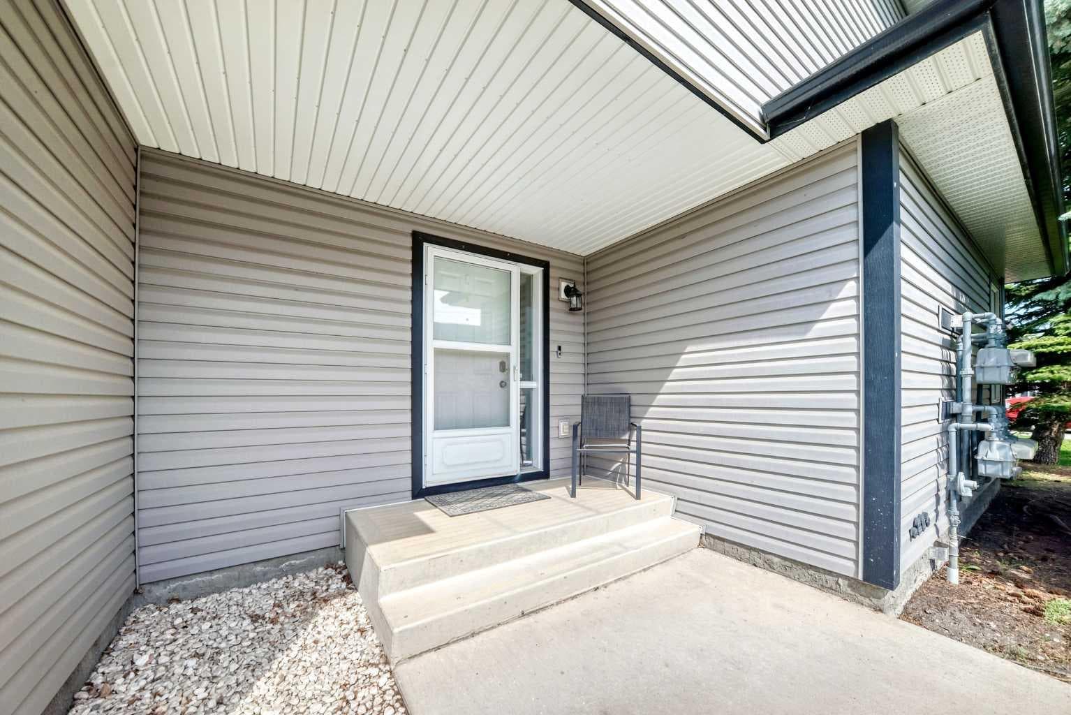 35, 102 Canoe Square SW — photo 2