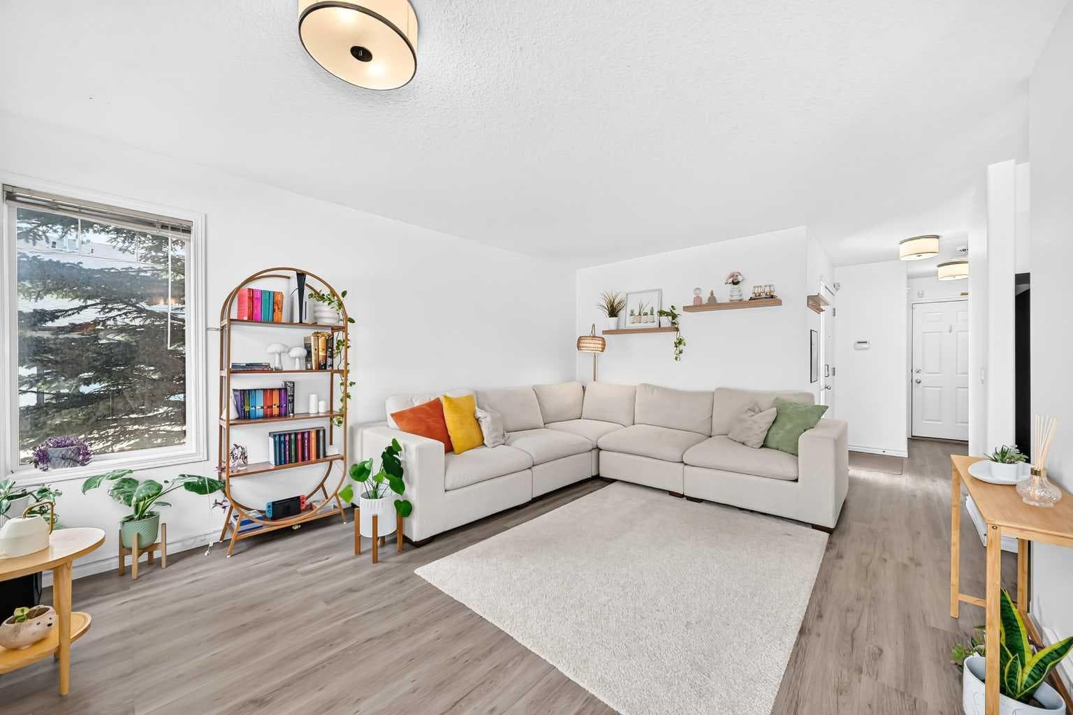 35, 102 Canoe Square SW — photo 5
