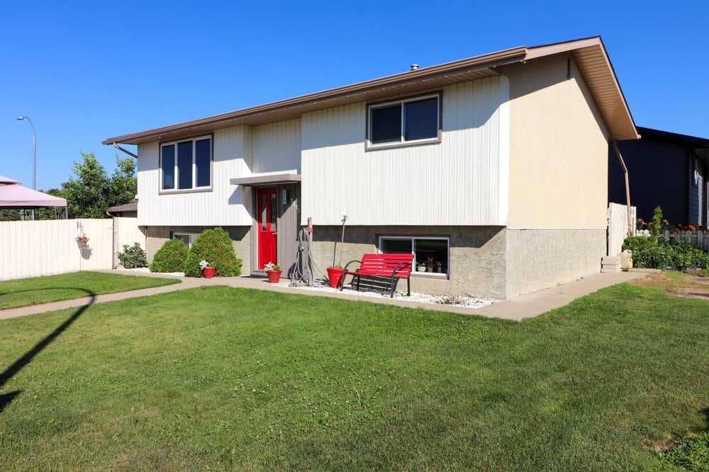 2195 Southview Drive SE — photo 2