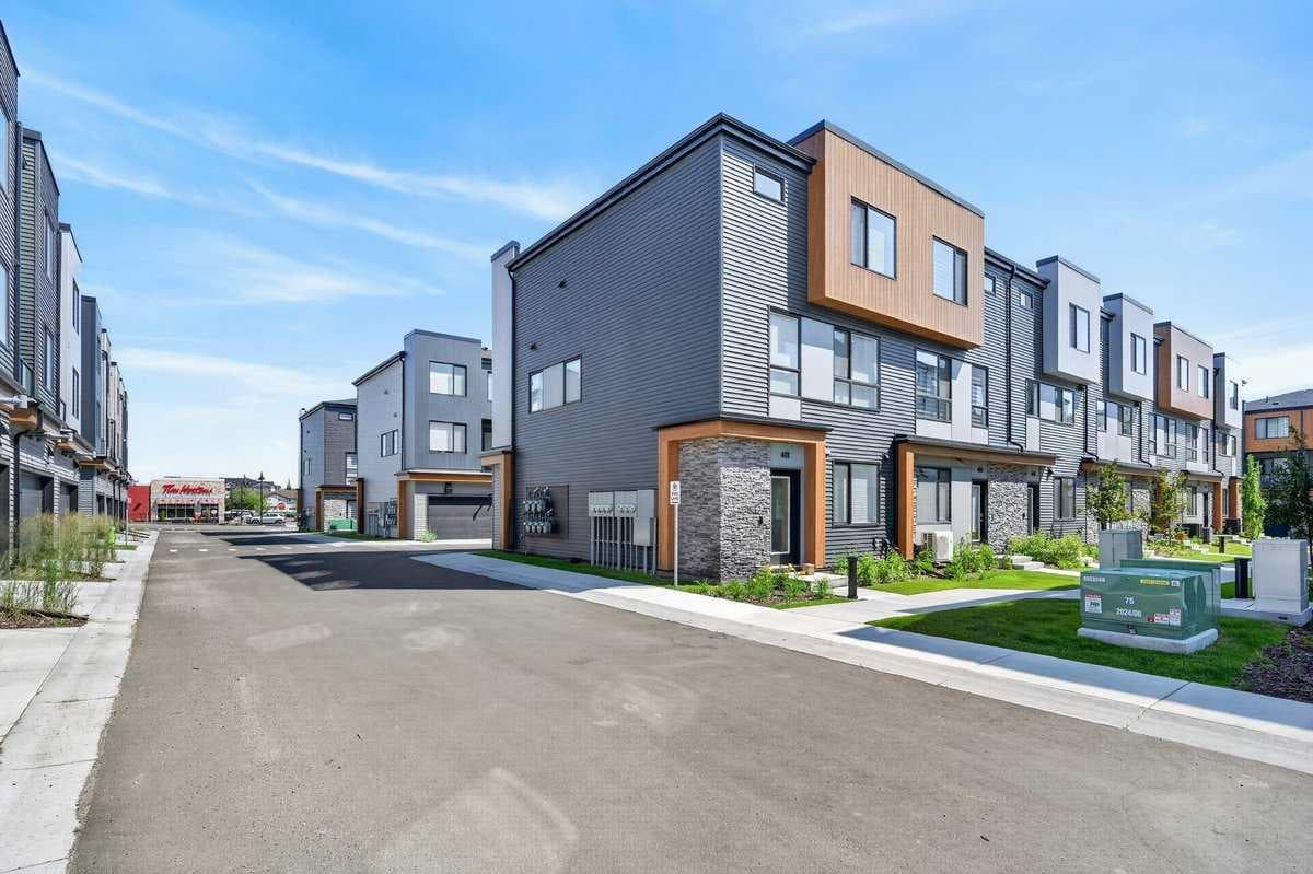 81 MIDTOWN Boulevard SW — photo 1