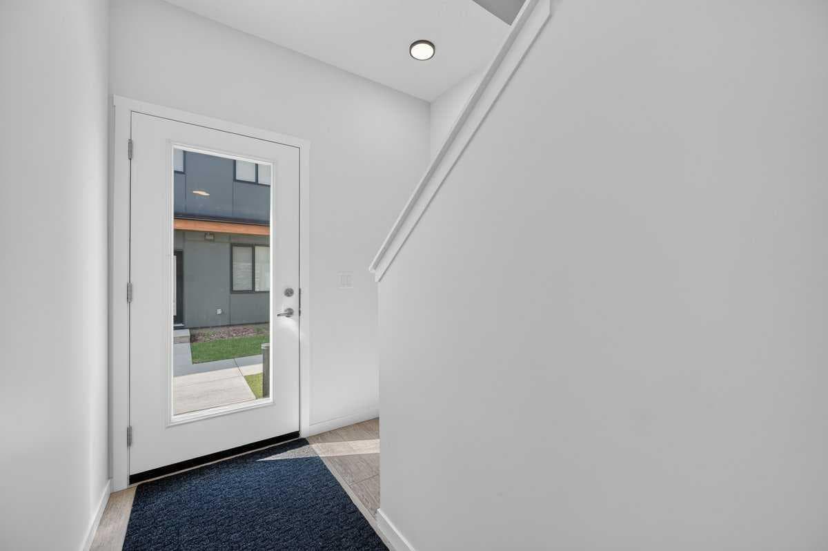 81 MIDTOWN Boulevard SW — photo 4