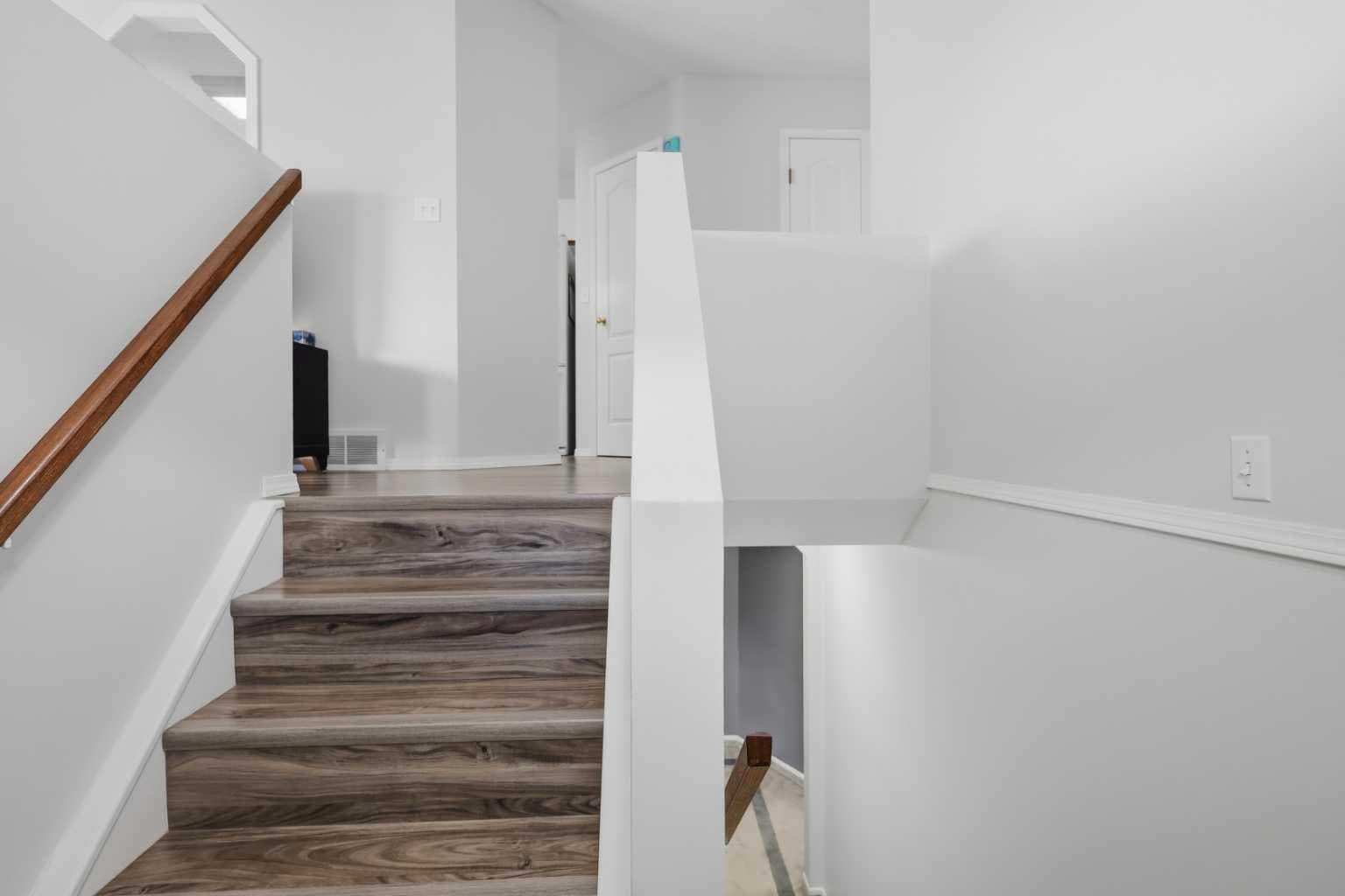 24 Wildrose Drive — photo 3