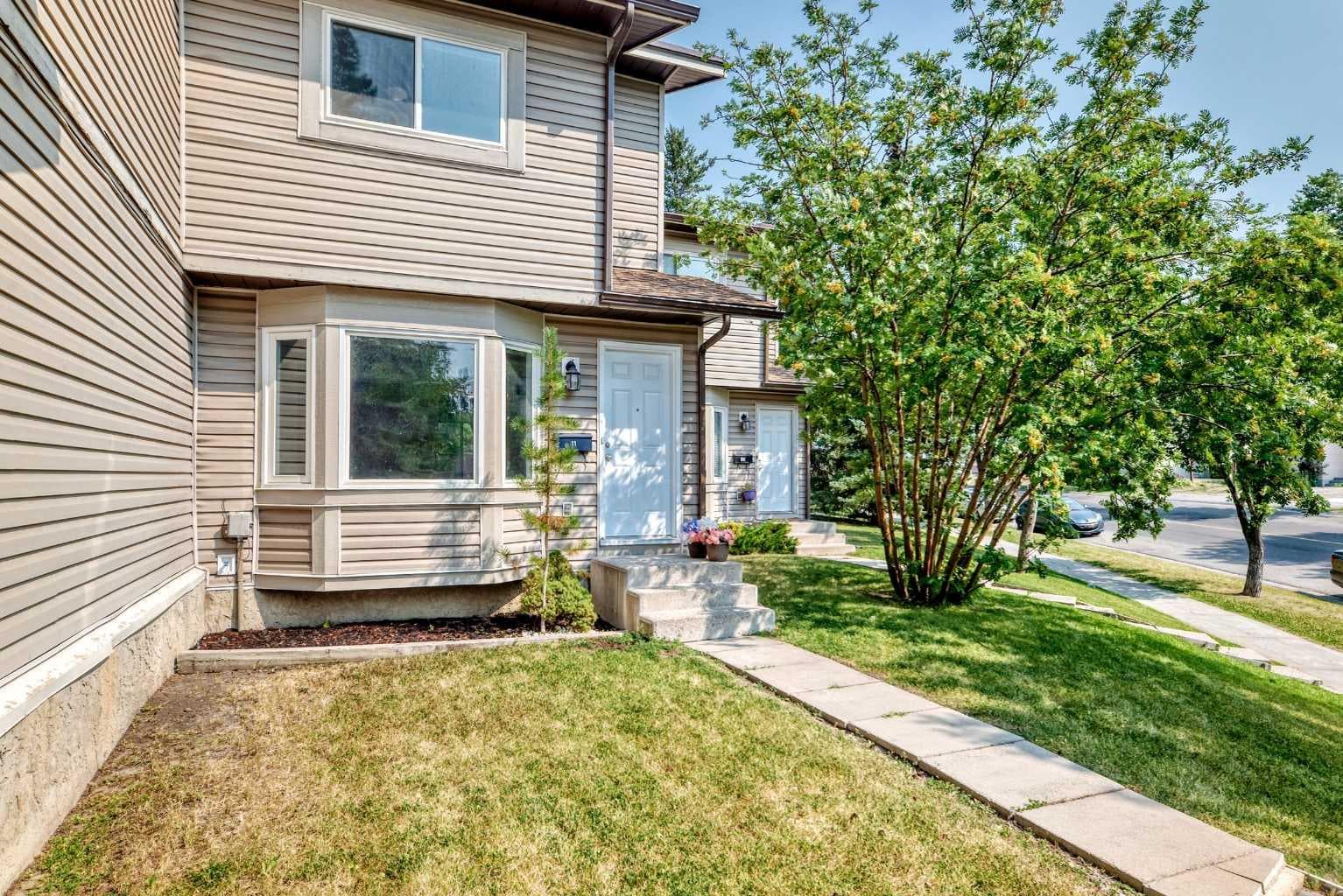 11 Falshire Terrace NE — photo 1