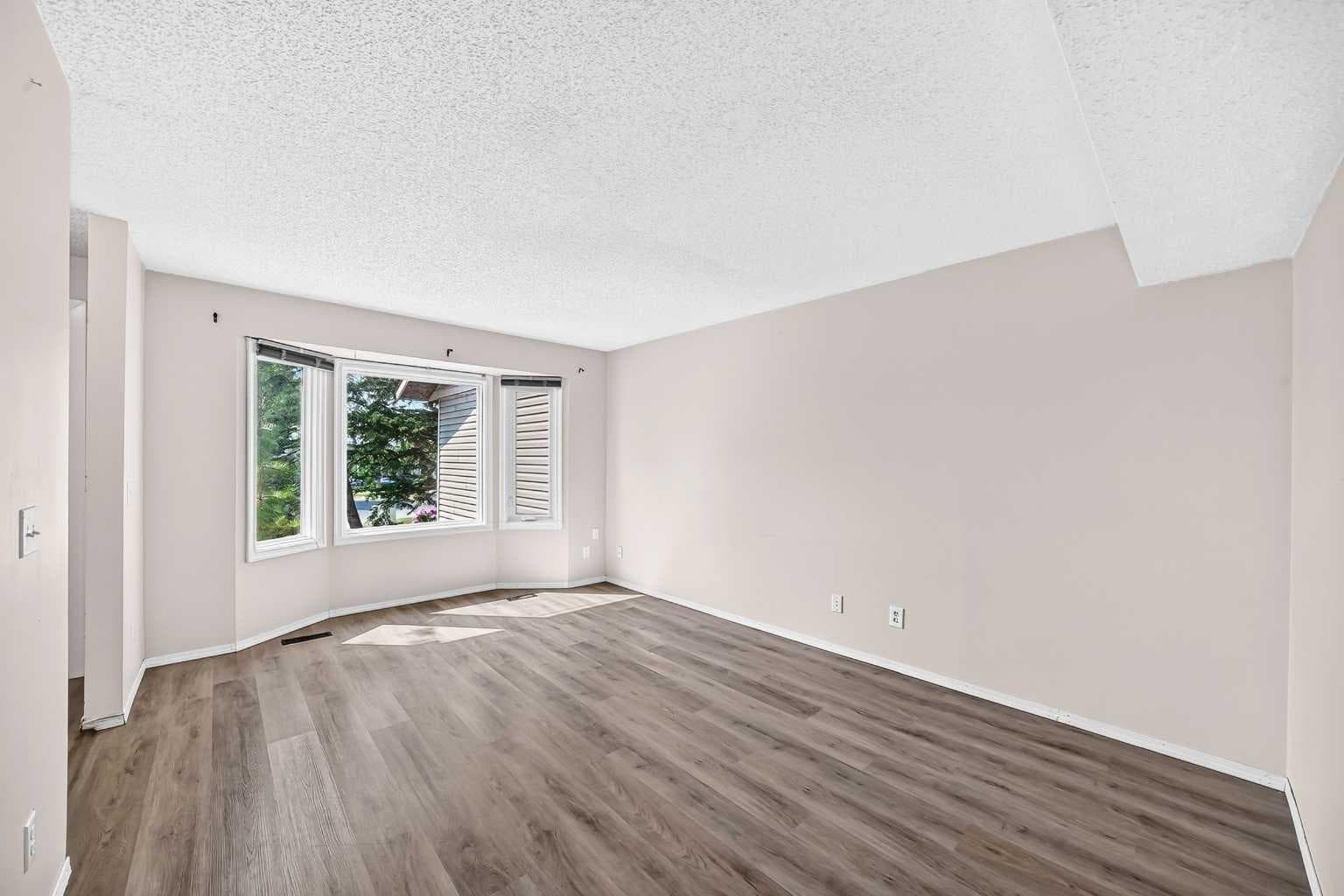 11 Falshire Terrace NE — photo 4