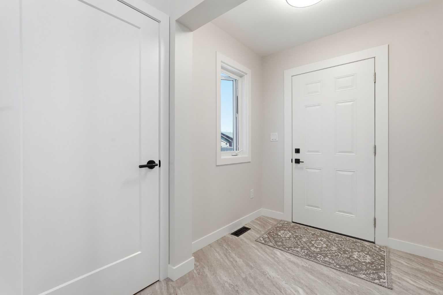 1018 10 Avenue SE — photo 4