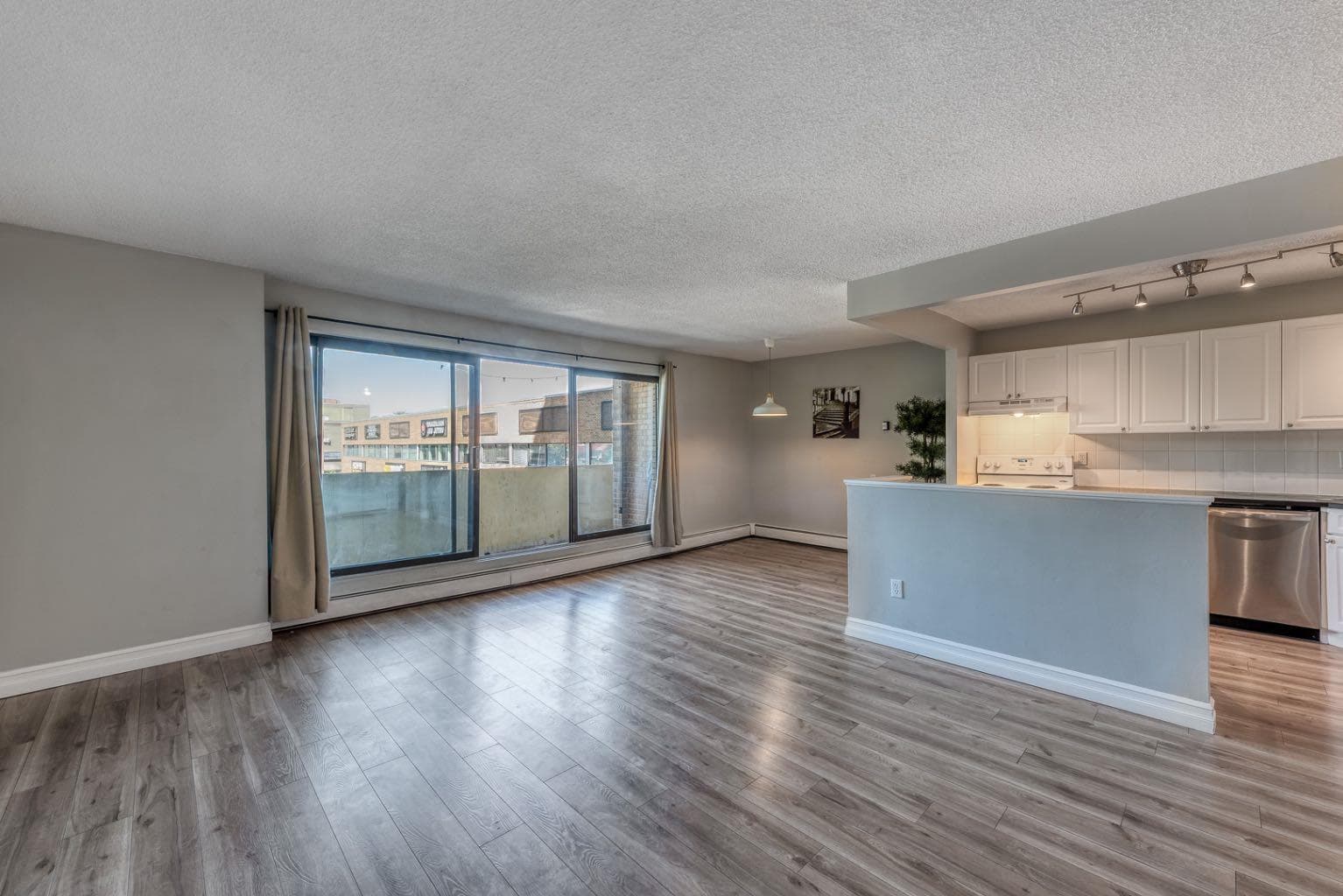 207, 1330 15 Avenue SW — photo 3