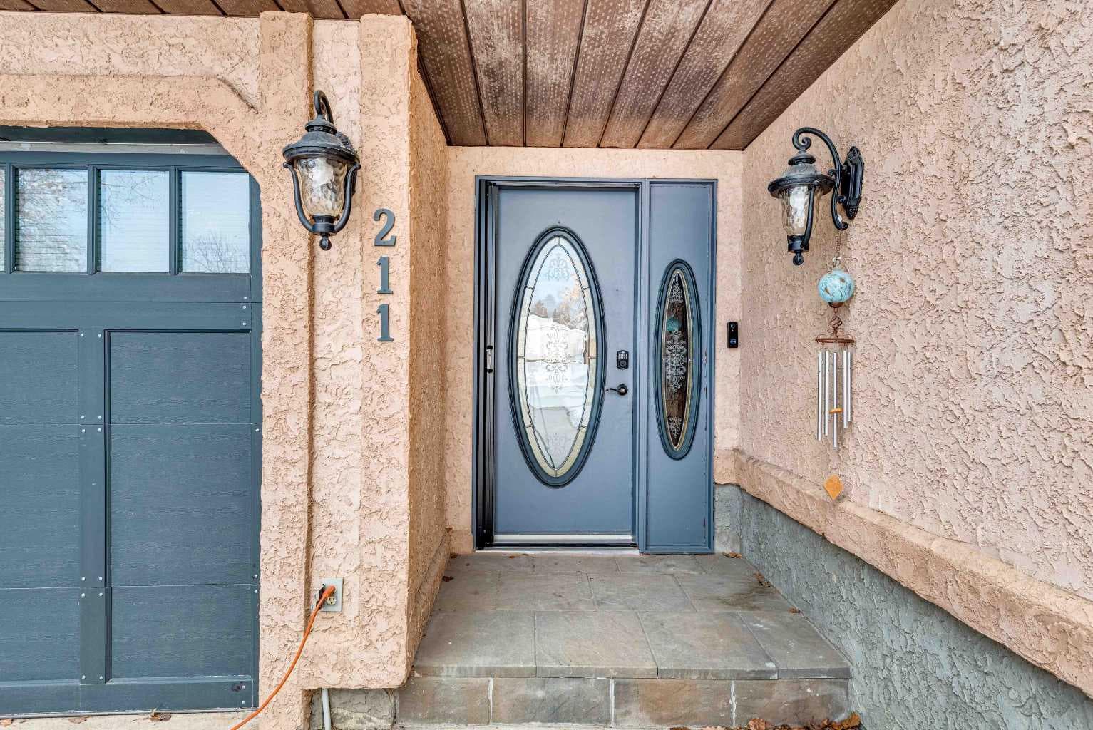211 4 Avenue SE — photo 4