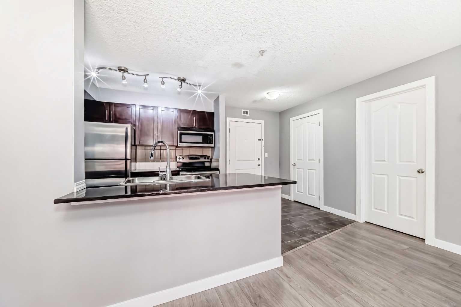 4304, 403 Mackenzie Way SW — photo 2