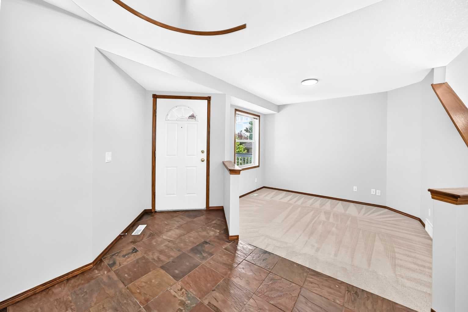 801 Panorama Hills Drive NW — photo 3