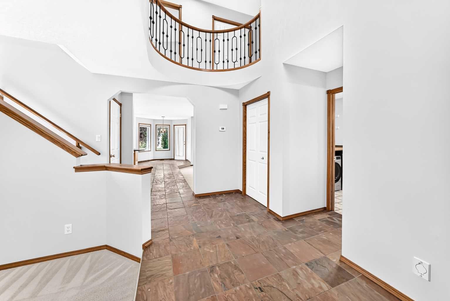 801 Panorama Hills Drive NW — photo 4