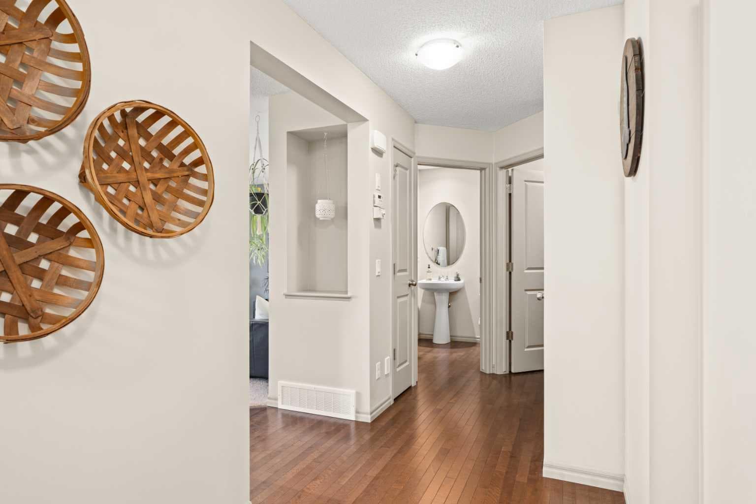 277 Brightonwoods Gardens SE — photo 4