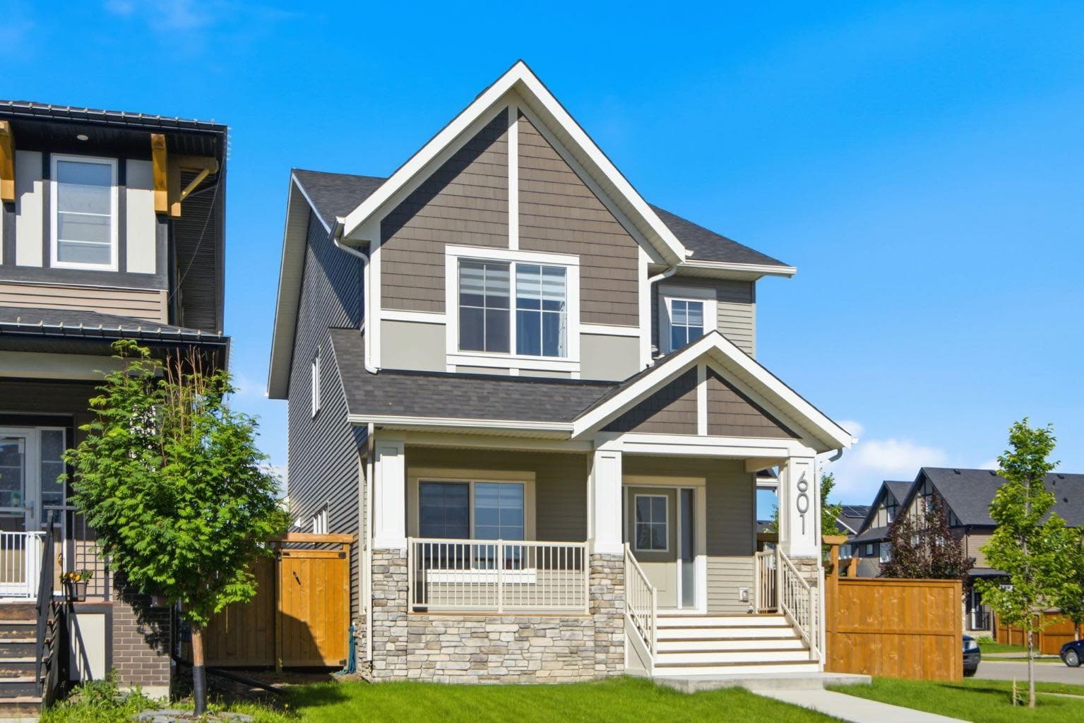 601 Reynolds Crescent SW — photo 1