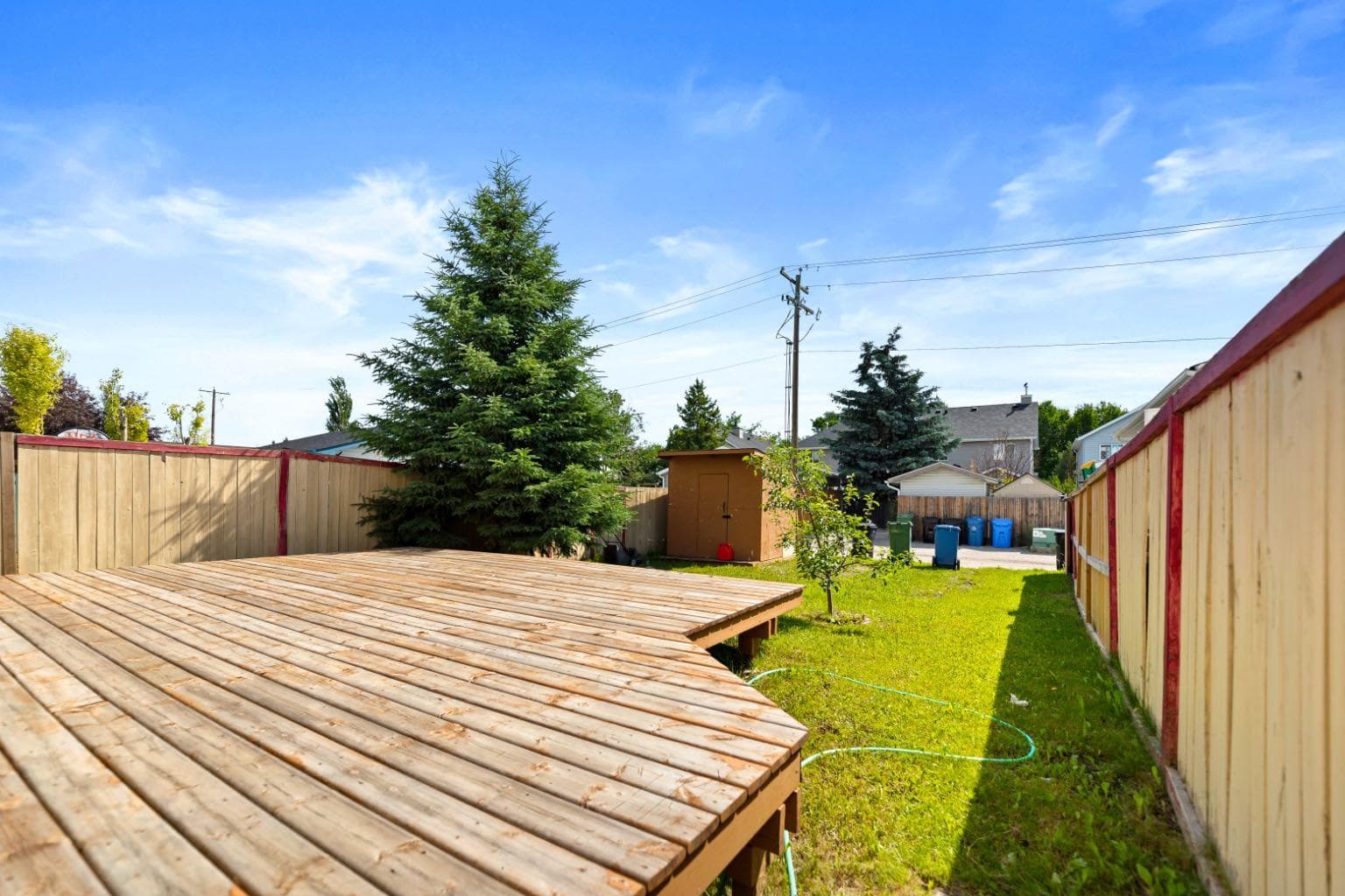 221 Tarington Close NE — photo 5