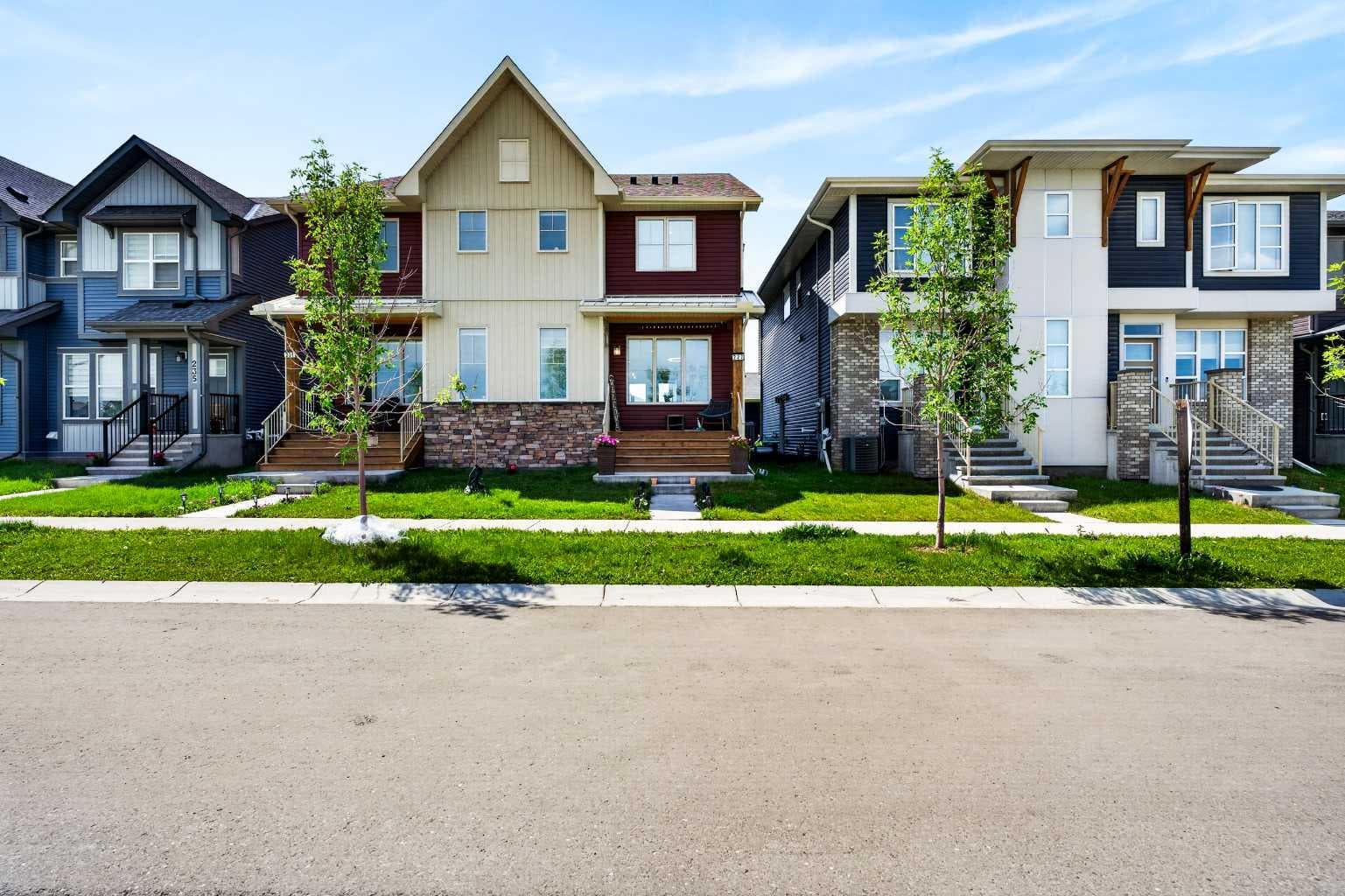 227 Chinook Gate Boulevard SW — photo 2