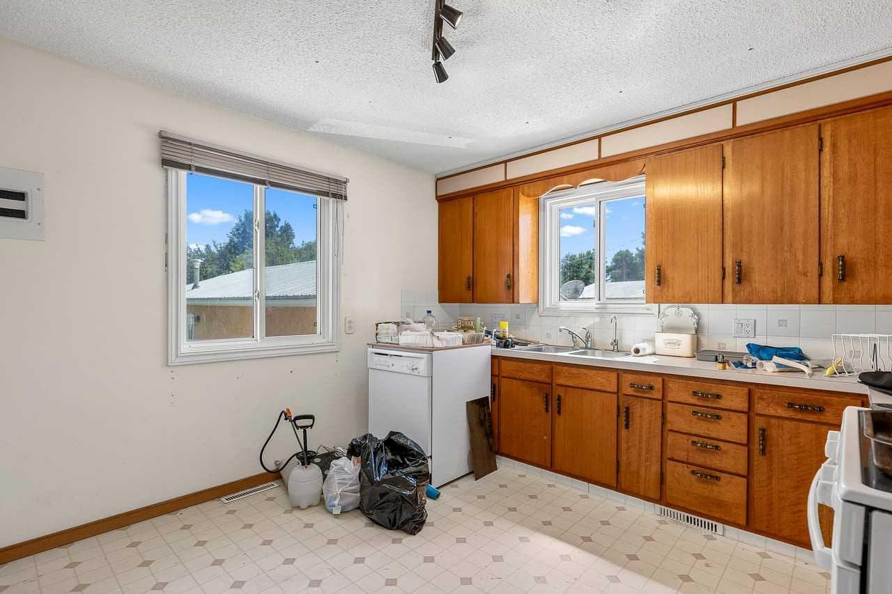 5119 55 Avenue — photo 3