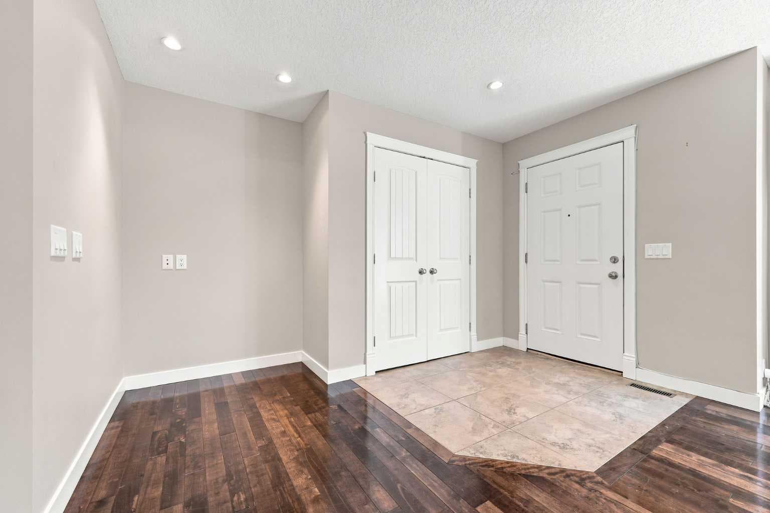 4836 Bowness Road NW — photo 2