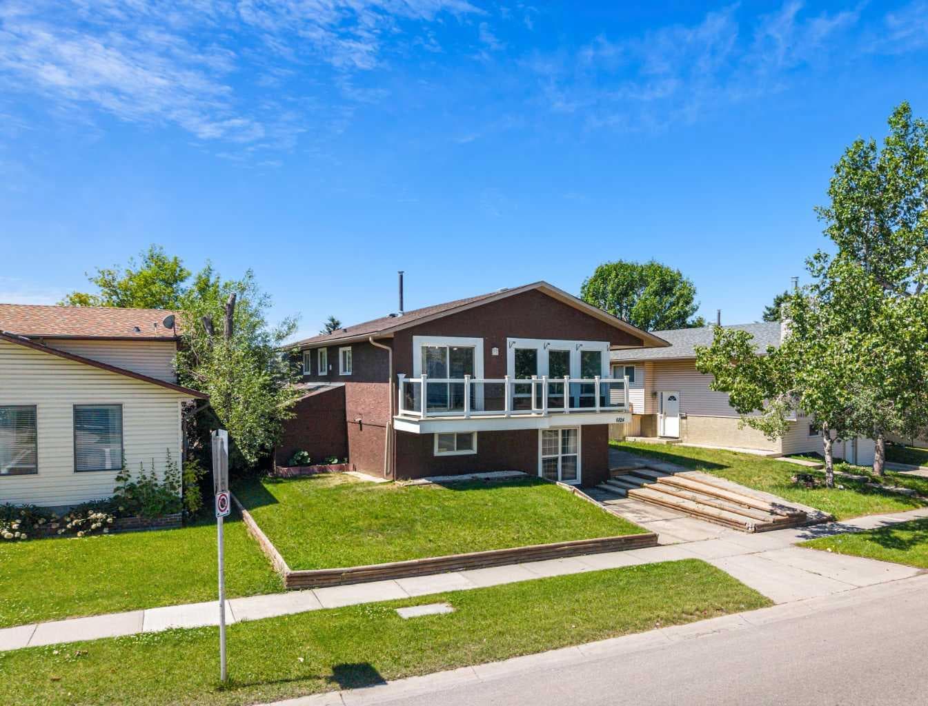 6824 Temple Drive NE — photo 2