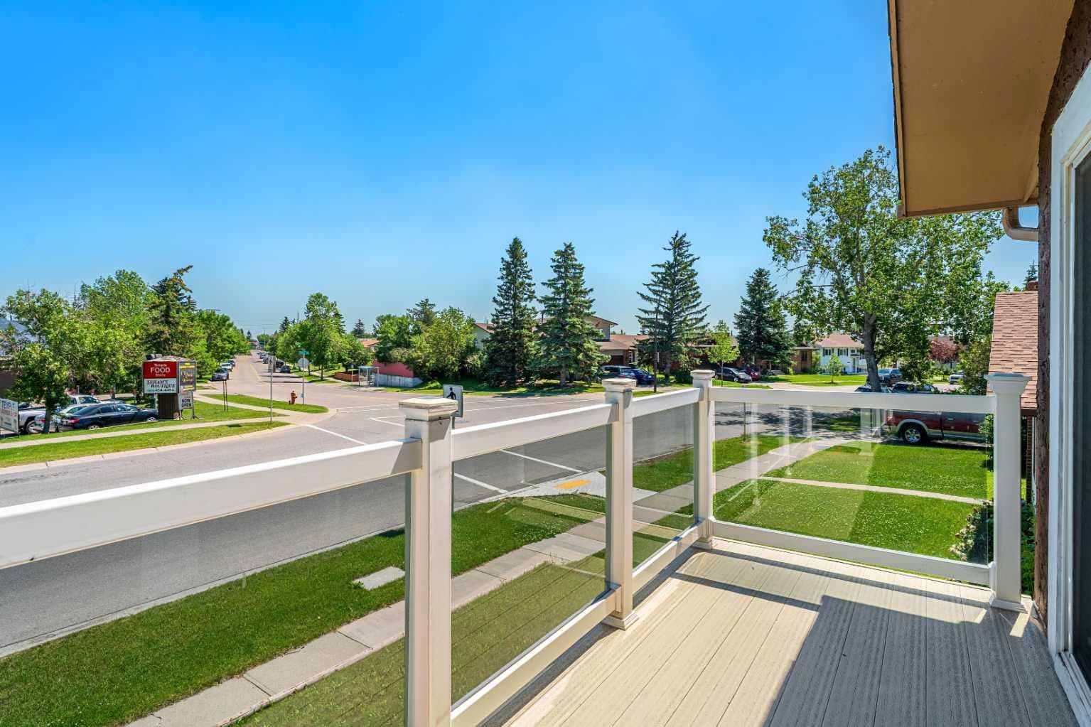 6824 Temple Drive NE — photo 3