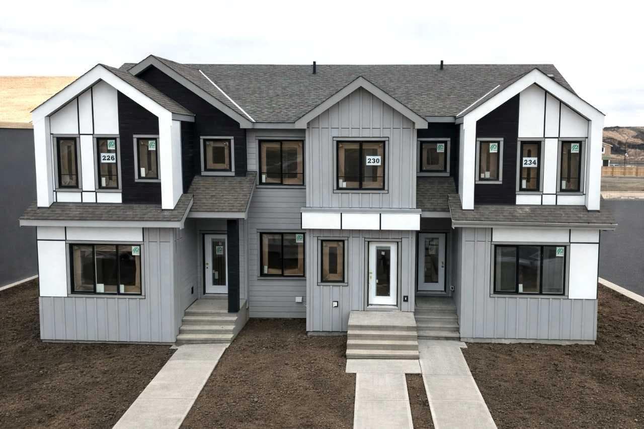 222 Heartwood Parade SE — photo 1