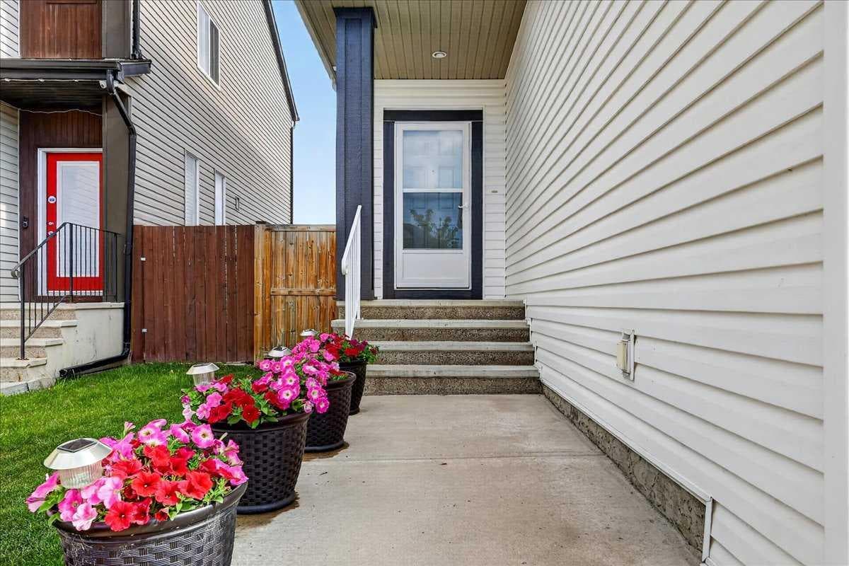 18 Copperstone Drive SE — photo 2