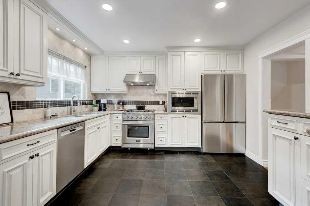 76 Chinook Drive SW — photo 4