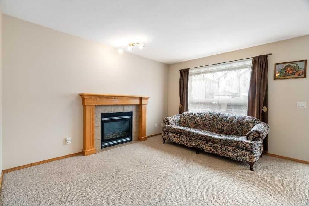 13 Saddlecrest Green NE — photo 4