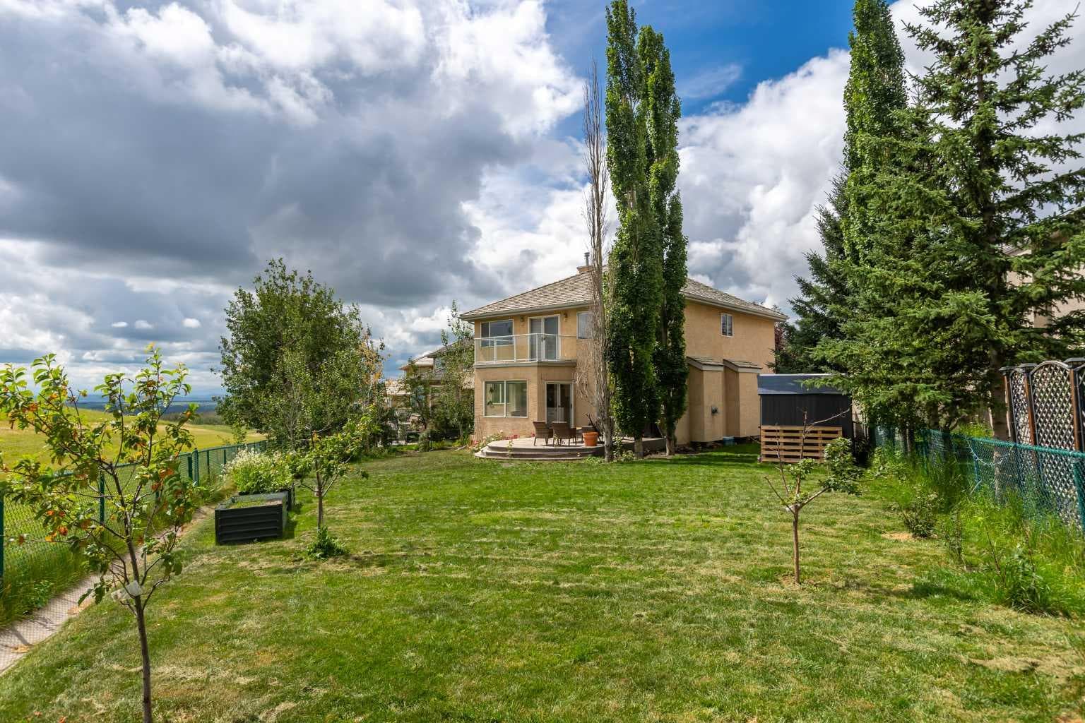 81 Royal Crest Terrace NW — photo 4