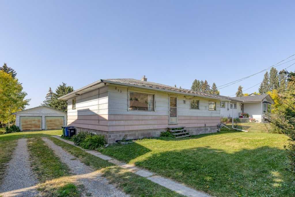 217 Ross Avenue — photo 3