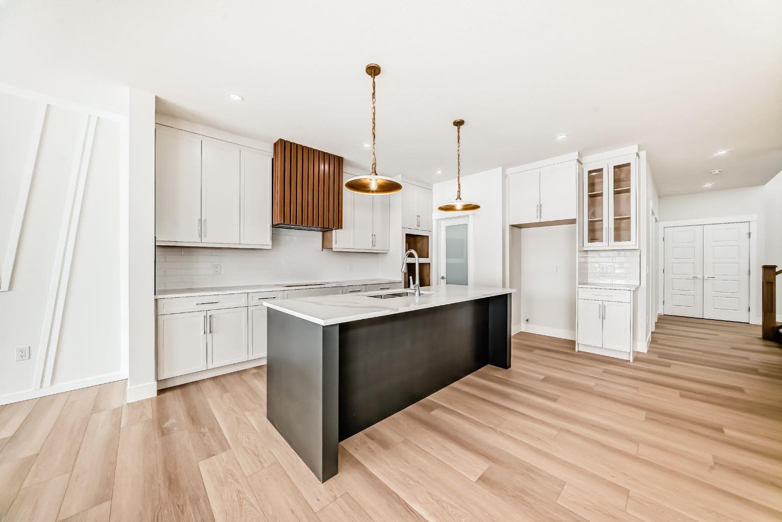 707 Mandalay Avenue — photo 5