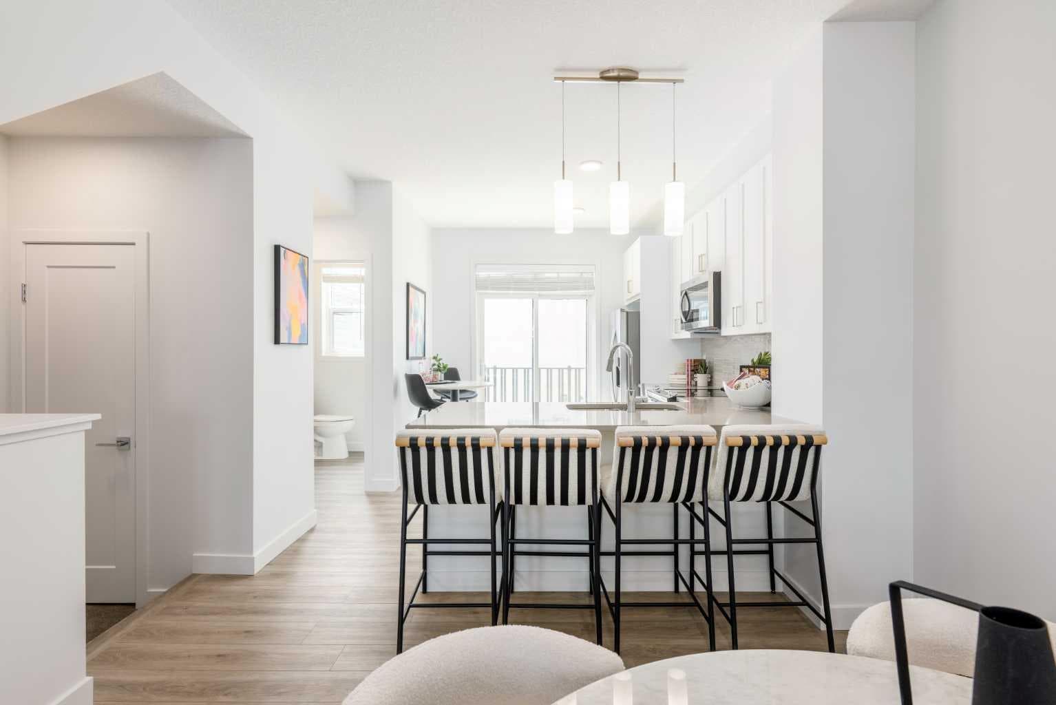 90 Heirloom Passage SE — photo 1