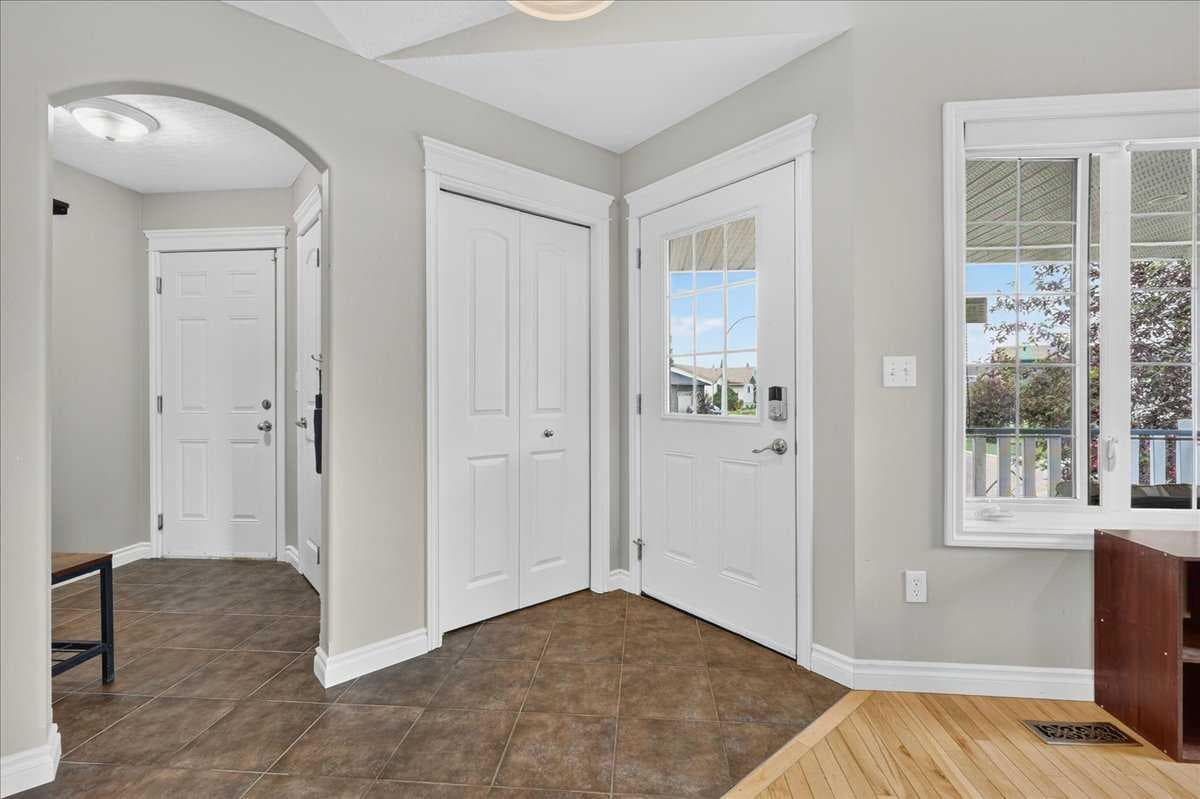 772 Carriage Lane Drive — photo 2