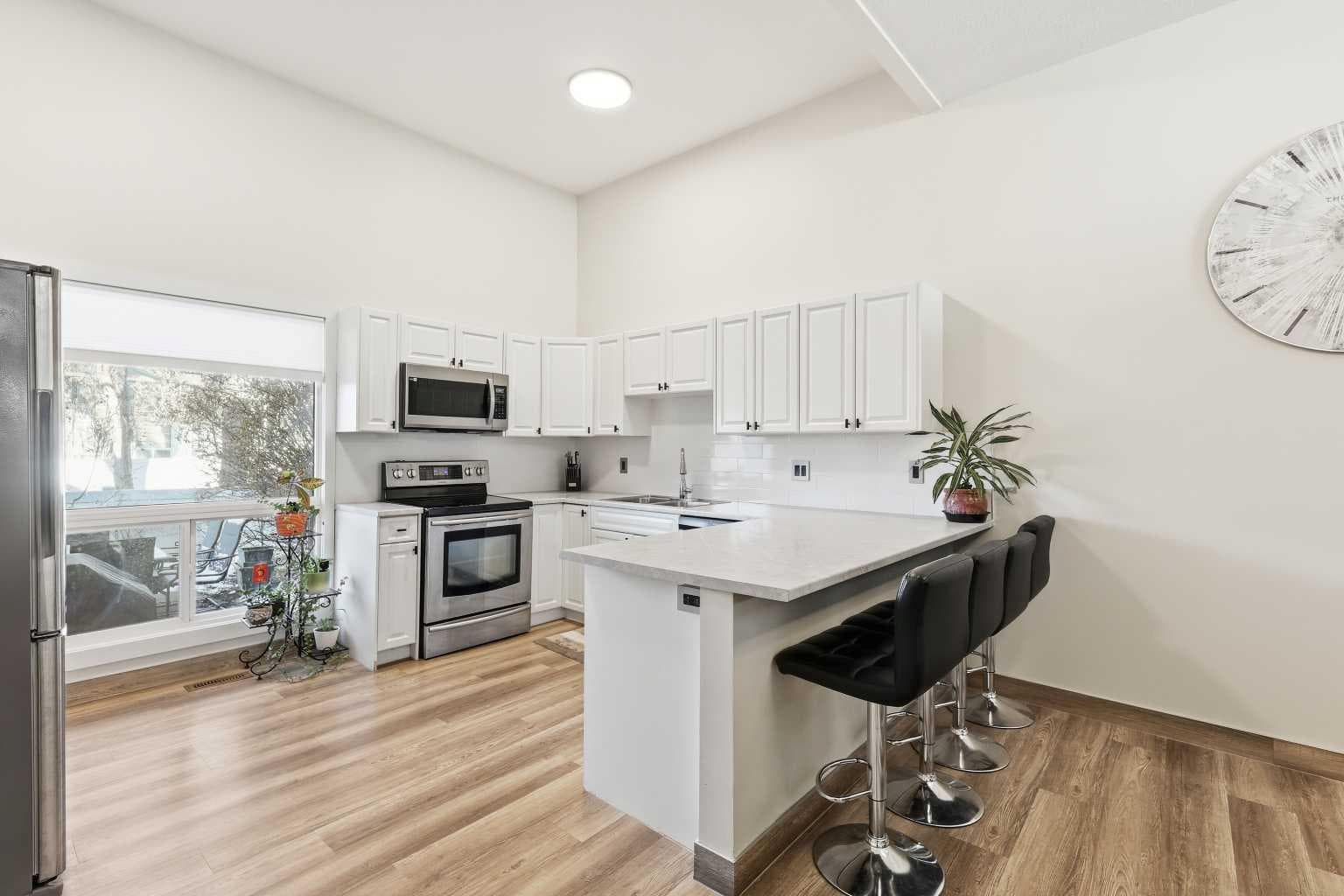 443 Brae Glen Crescent SW — photo 4