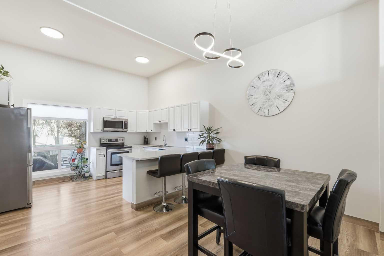 443 Brae Glen Crescent SW — photo 5