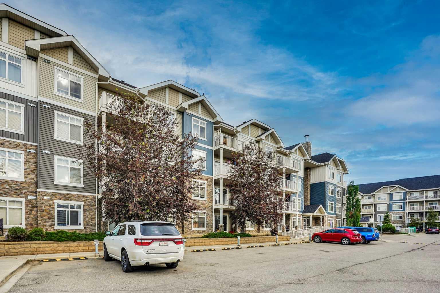 2201, 155 Skyview Ranch Way NE — photo 2