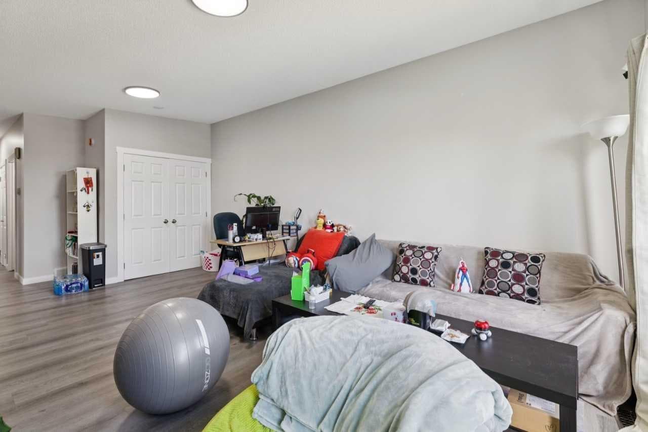 6717 - 6719 Huntsbay Road NW — photo 3