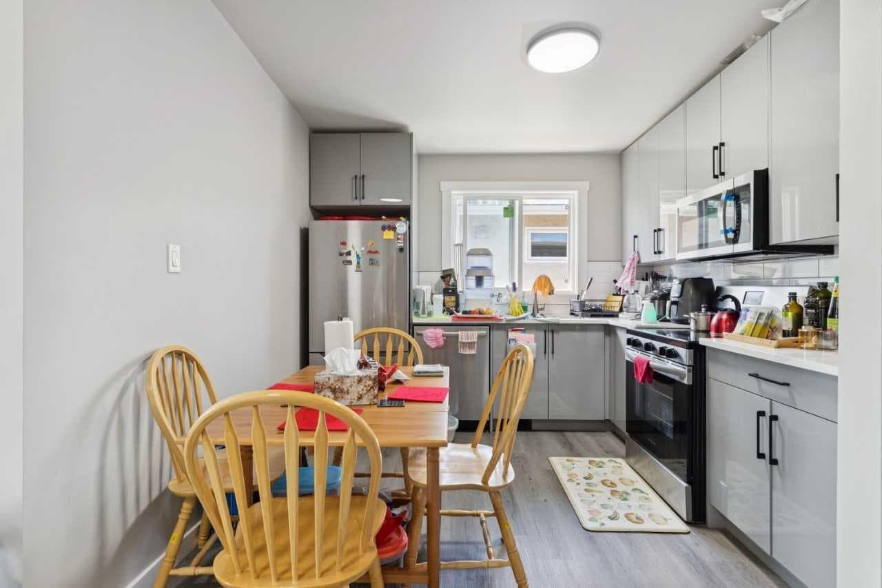 6717 - 6719 Huntsbay Road NW — photo 5