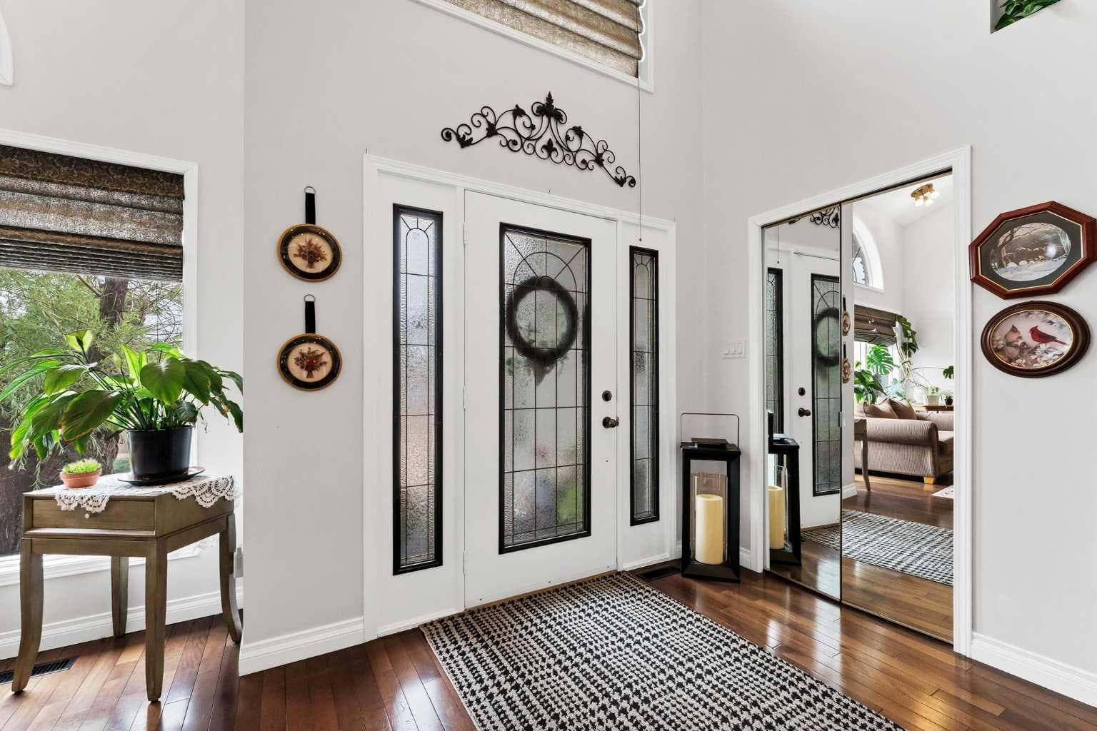 612 Sangster Crescent SW — photo 4