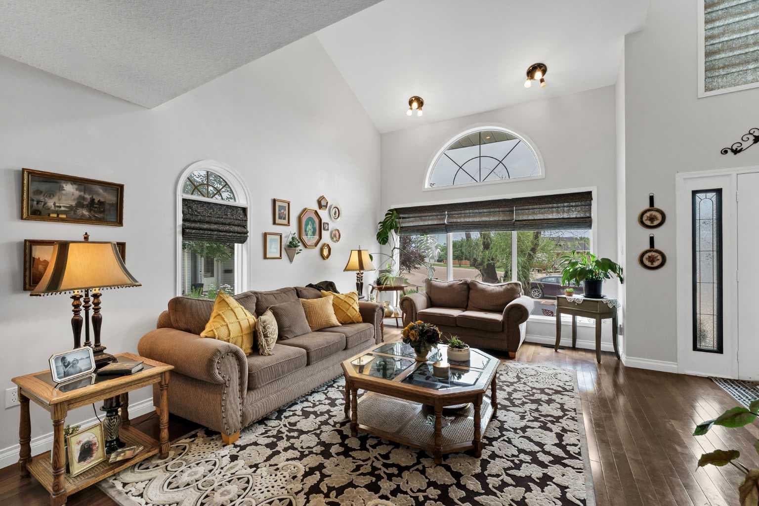 612 Sangster Crescent SW — photo 5