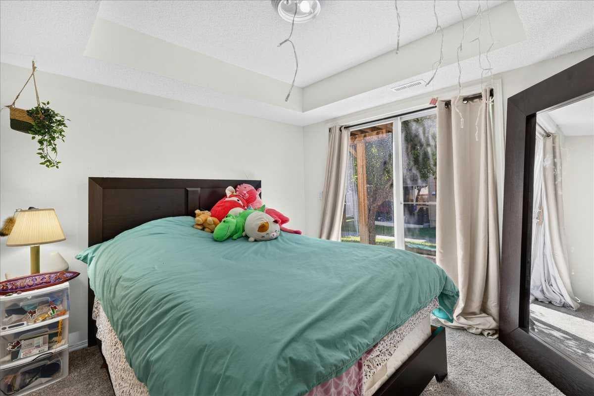 137 Bridlewood Lane SW — photo 4