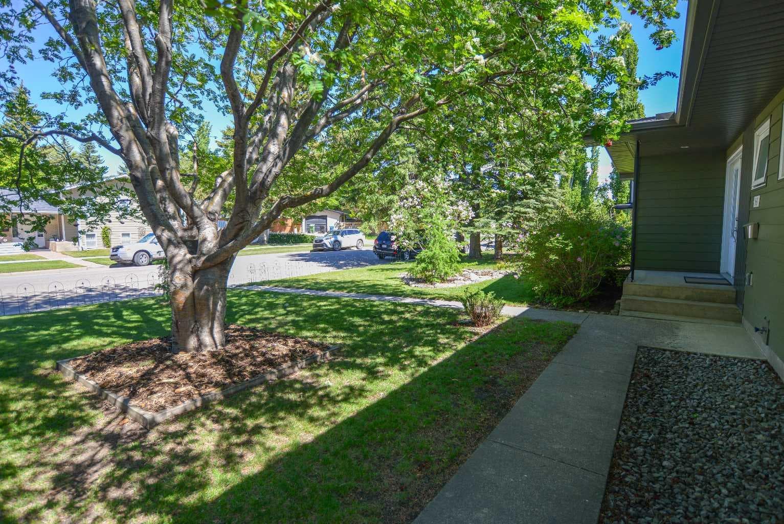 361 Capri Avenue NW — photo 2