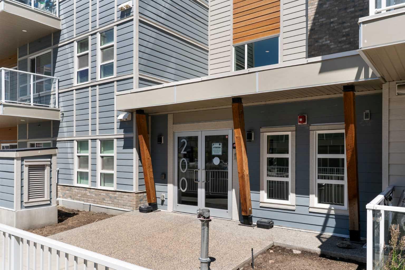 305, 200 Harvest Hills Place NE — photo 3