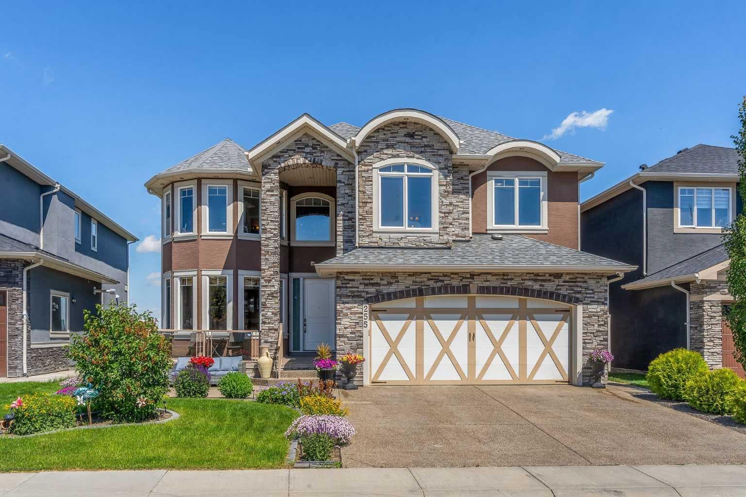 255 Stonemere Green — photo 1
