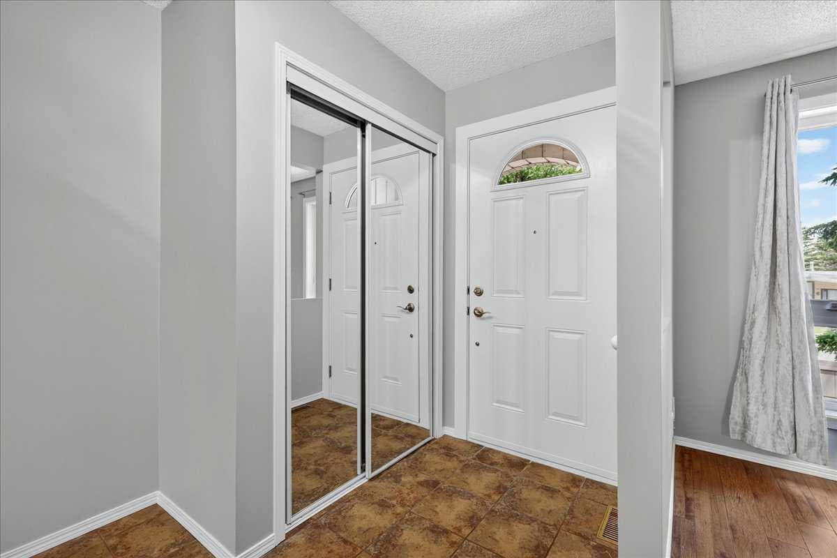 13001 6 Street SW — photo 3