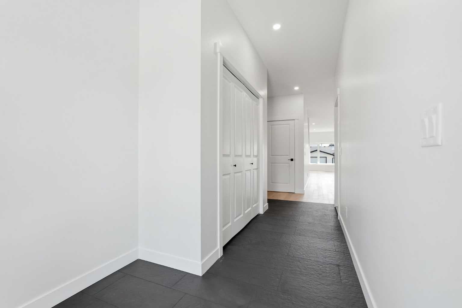609A 5 Avenue SW — photo 5