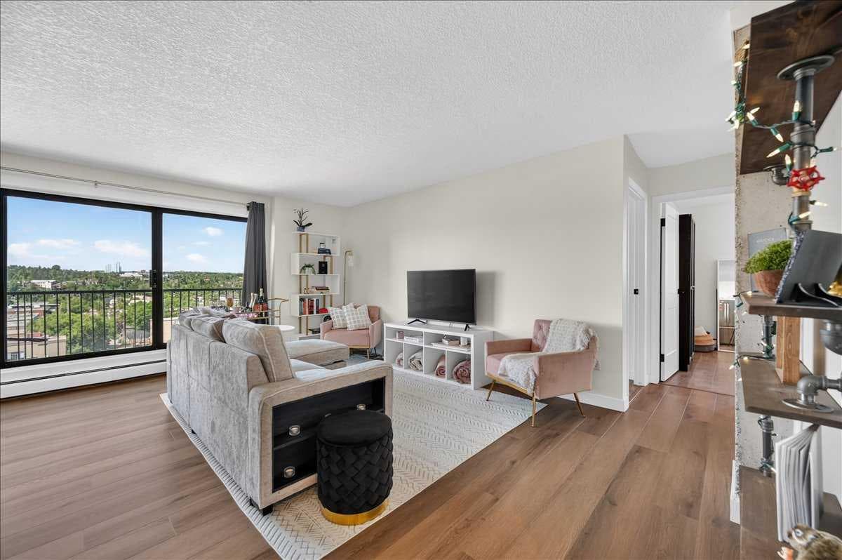 902, 1330 15 Avenue SW — photo 5