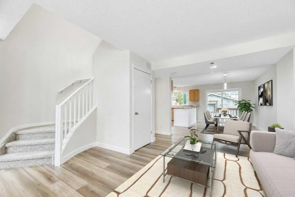 175 Prestwick Villas SE — photo 5