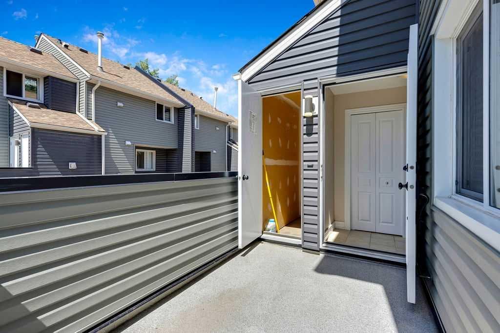 252, 66 Glamis Green SW — photo 3