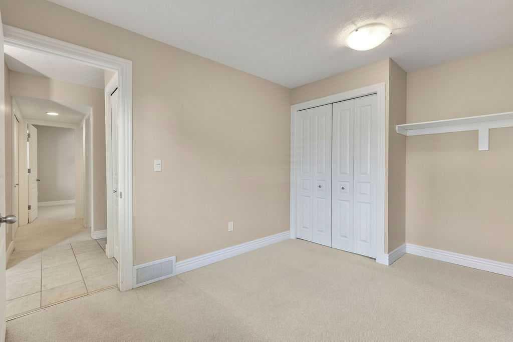 252, 66 Glamis Green SW — photo 5